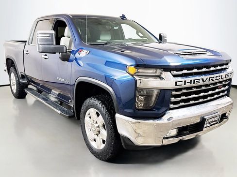 Used 2020 Chevrolet Silverado 2500 LTZ w/ LTZ Premium Package AWD/4WD image 3