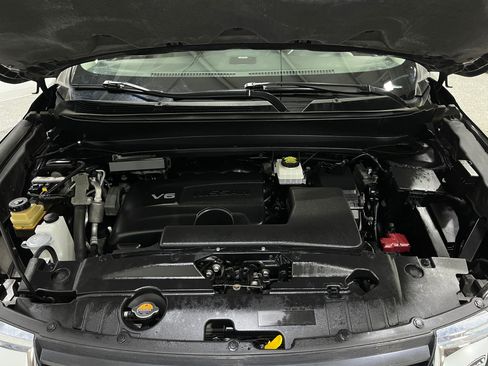 Used 2019 Nissan Pathfinder Platinum image 27