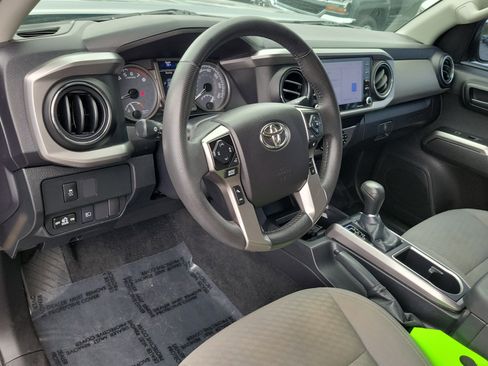 Used 2021 Toyota Tacoma SR5 w/ SR5 Appearance Package (SM) RWD image 20