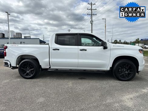 Used 2024 Chevrolet Silverado 1500 Custom image 2