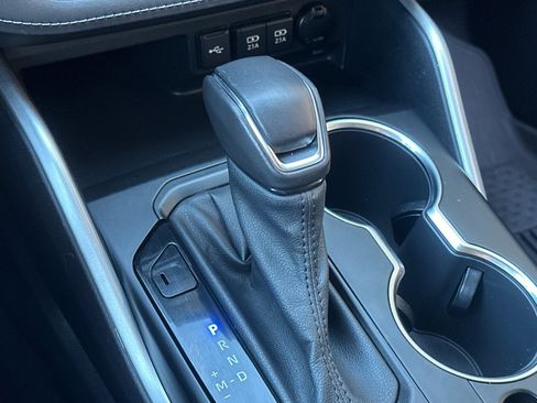 Used 2021 Toyota Highlander XLE image 22