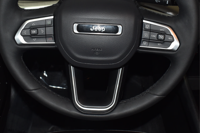 Used 2025 Jeep Compass Limited AWD/4WD image 22