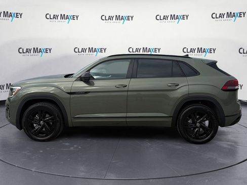 Used 2026 Volkswagen Atlas Cross Sport SEL R-Line AWD/4WD image 2
