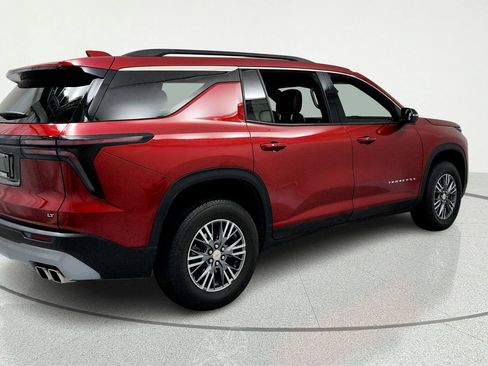 Used 2024 Chevrolet Traverse LT w/ LPO, Floor Liner Package FWD image 5