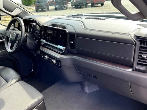 Used 2024 GMC Sierra 1500 SLT image 14