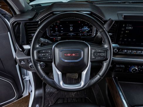 Used 2025 GMC Sierra 2500 SLT w/ SLT Premium Package image 19