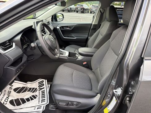 Used 2024 Toyota RAV4 XLE w/ Convenience Package AWD/4WD image 12