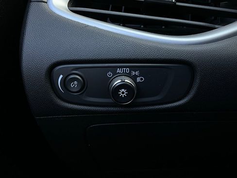 Used 2023 Chevrolet Malibu LT image 21