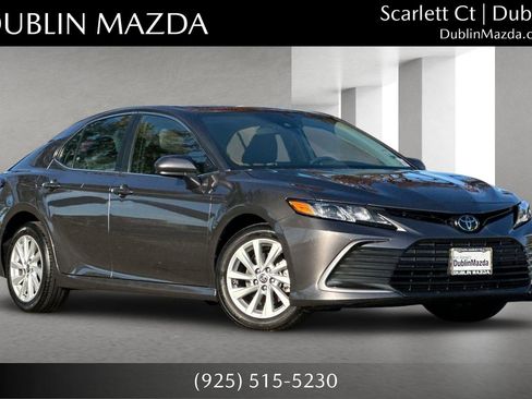Used 2022 Toyota Camry LE image 1