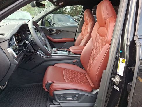 Used 2023 Audi SQ7 Prestige w/ Sport Package AWD/4WD image 10