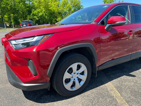 Used 2023 Toyota RAV4 LE AWD/4WD image 6
