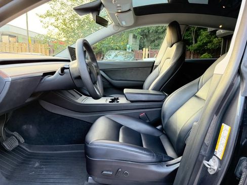 Used 2022 Tesla Model Y Long Range AWD/4WD image 11