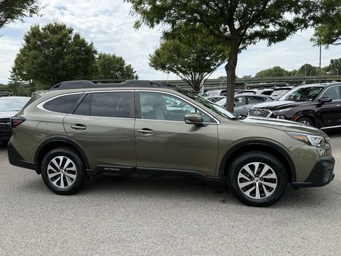 Certified 2022 Subaru Outback Premium image 5