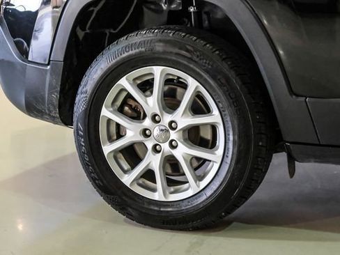 Used 2016 Jeep Cherokee Latitude image 48