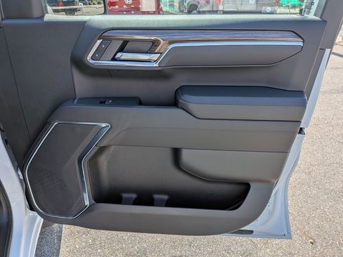 Used 2025 Chevrolet Silverado 1500 LT RWD image 33