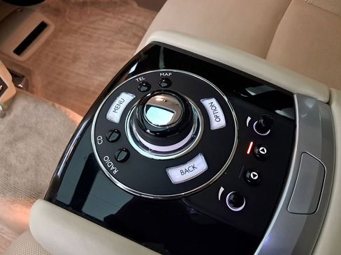 Used 2011 Rolls-Royce Ghost image 35