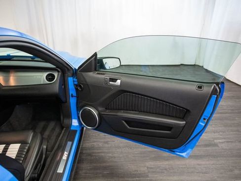 Used 2010 Ford Mustang Shelby GT500 image 17