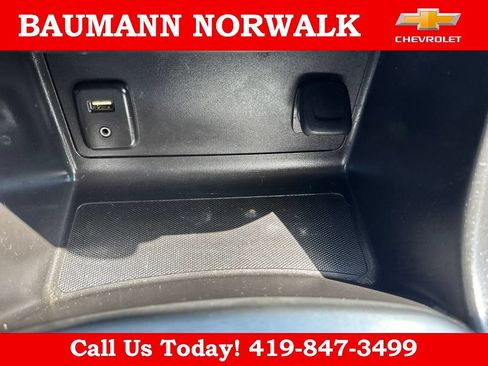 Used 2017 Chevrolet Colorado LT w/ LT Convenience Package RWD image 32