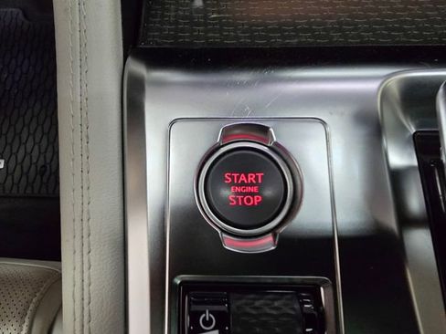 Used 2023 Jaguar F-PACE S image 29