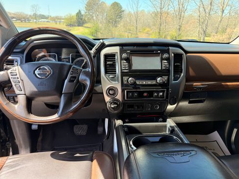 Used 2017 Nissan Titan Platinum Reserve image 14