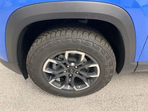New 2026 Chevrolet Equinox ACTIV w/ Convenience Package III AWD/4WD image 11