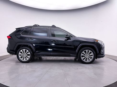 Used 2019 Toyota RAV4 XLE Premium w/ Carpet Mat Package FWD image 38