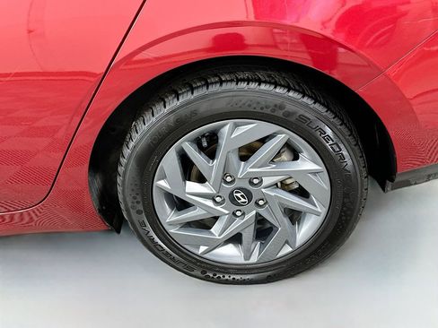 Certified 2024 Hyundai Elantra SEL image 30