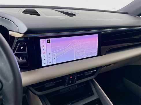 Used 2025 Porsche Macan Electric image 18