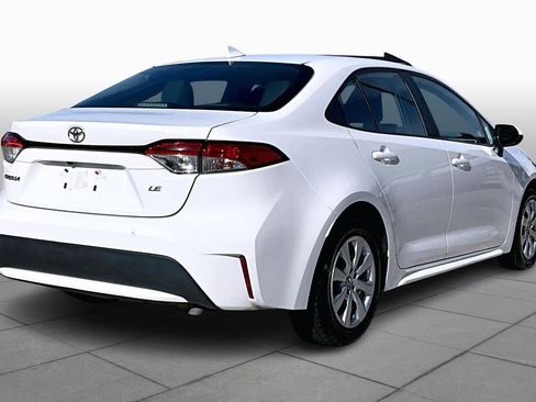 Used 2021 Toyota Corolla LE image 12