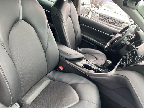 Used 2023 Toyota Camry XSE image 9