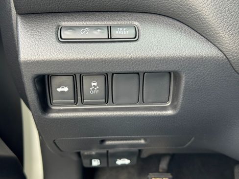 Used 2017 Nissan Altima 2.5 SR FWD image 17