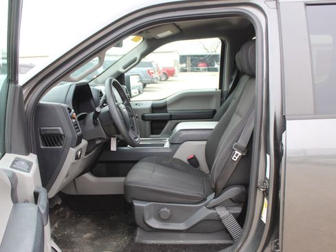 Used 2017 Ford F150 XL w/ Equipment Group 101A Mid image 9