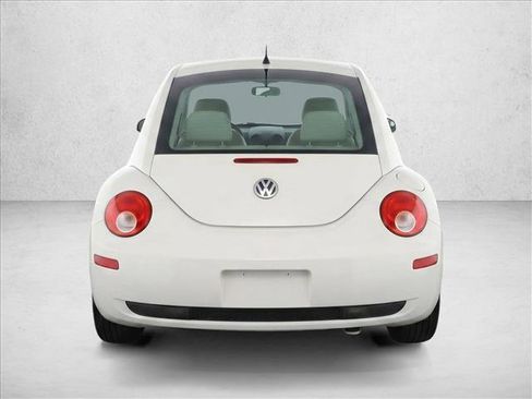 Used 2010 Volkswagen Beetle Coupe FWD image 6