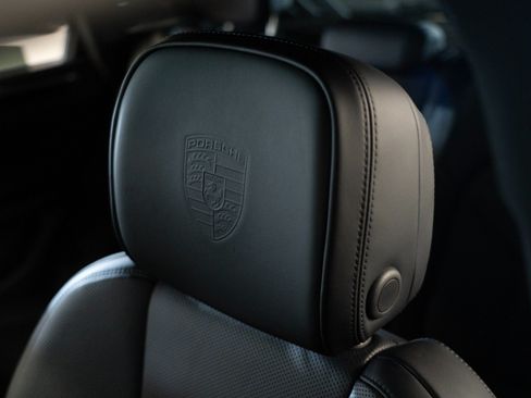 Certified 2026 Porsche Macan AWD/4WD image 29