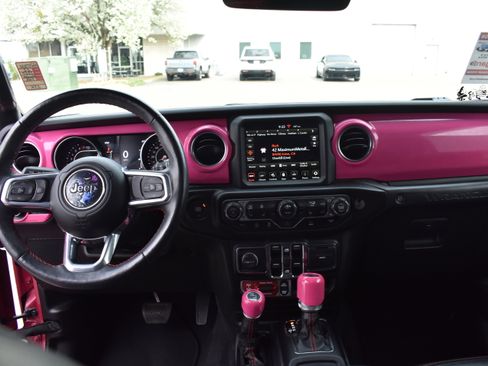 Used 2022 Jeep Wrangler Unlimited Rubicon w/ Cold Weather Group image 33