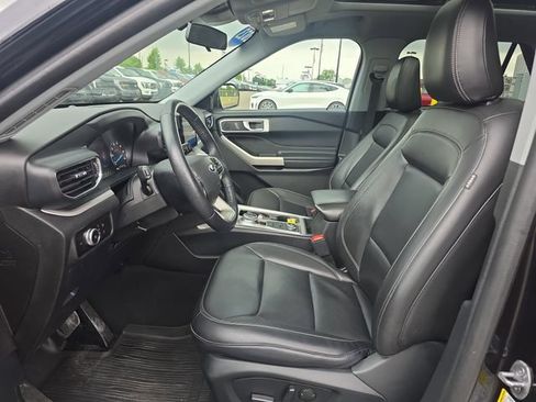 Certified 2023 Ford Explorer XLT w/ Equipment Group 202A AWD/4WD image 13