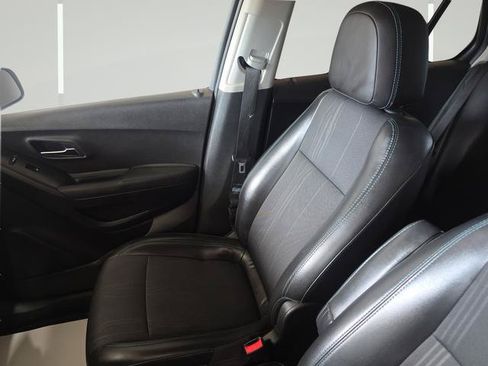Used 2016 Chevrolet Trax LT w/ LT Convenience Package AWD/4WD image 21