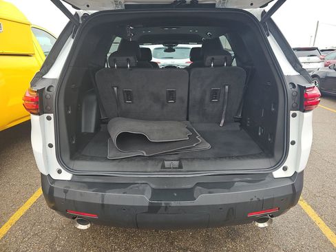 Used 2022 Chevrolet Traverse LT image 23