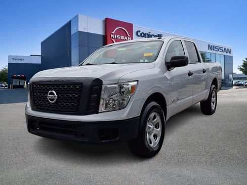 Used 2019 Nissan Titan S AWD/4WD image 3