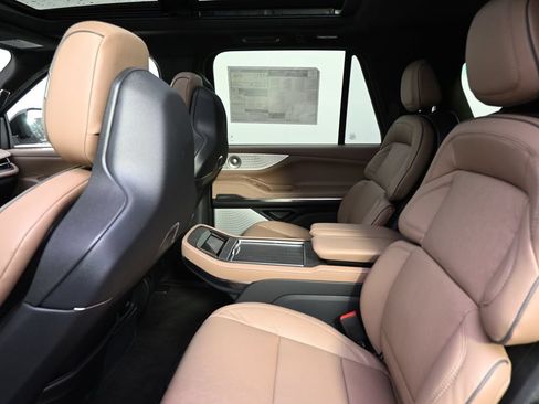 New 2026 Lincoln Navigator Black Label AWD/4WD image 21
