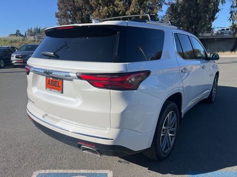 Used 2023 Chevrolet Traverse High Country AWD/4WD image 6