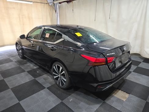 Used 2019 Nissan Altima 2.5 SR FWD image 10