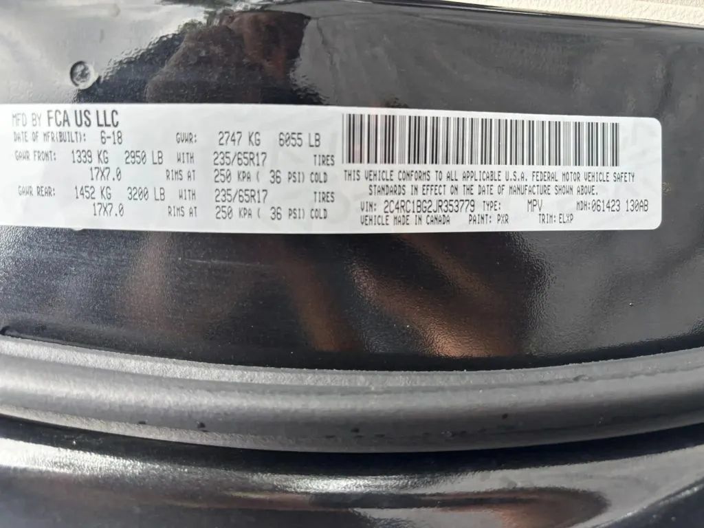 Used 2018 Chrysler Pacifica Touring-L FWD image 25
