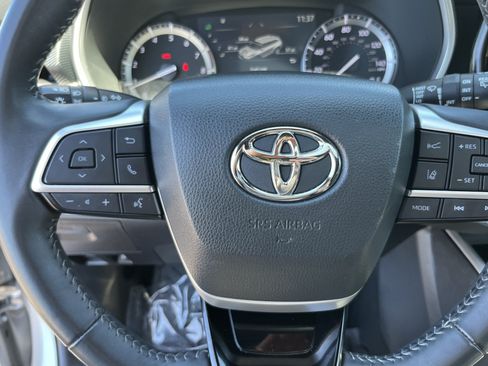 Used 2022 Toyota Highlander XSE AWD/4WD image 21