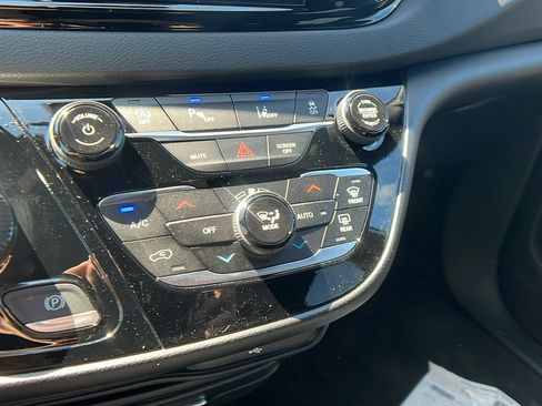 New 2026 Chrysler Voyager LX image 28