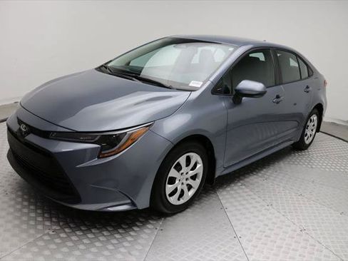 Certified 2025 Toyota Corolla LE FWD image 1