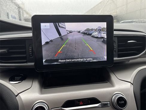Used 2022 Ford Explorer XLT w/ Equipment Group 202A image 24