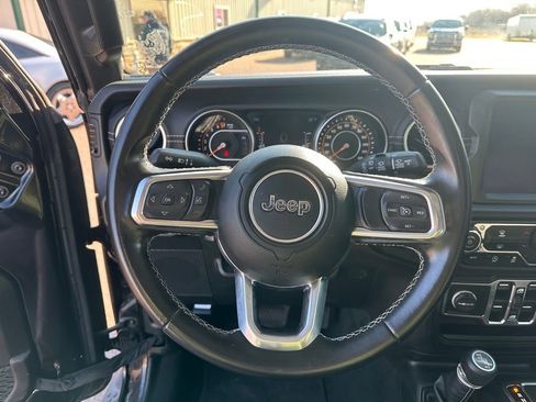 Used 2022 Jeep Wrangler Unlimited Sahara image 14