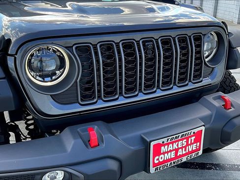 New 2025 Jeep Wrangler Unlimited Rubicon w/ Technology Group image 21