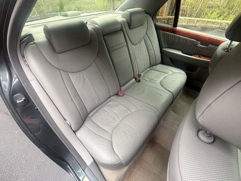 Used 2004 Lexus LS 430 RWD image 24